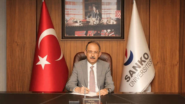 SANKO Üniversitesi Rektörü Prof. Dr. Dağlı'dan 30 Ağustos Zafer Bayramı mesajı
"30 Ağustos 1922'de kazanılan büyük zafer, yüce Türk milletinin bağımsızlığına ve vatanın bütünlüğüne olan inancının en güçlü göstergelerinden biridir"