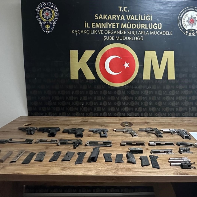 Sakarya'da silah imalathanesine döndürülen eve operasyon: 1 gözaltı