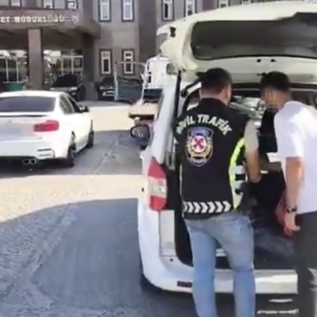 Diyarbakır'da trafiği tehlikeye sokan sürülere cezai işlemler uygulandı
