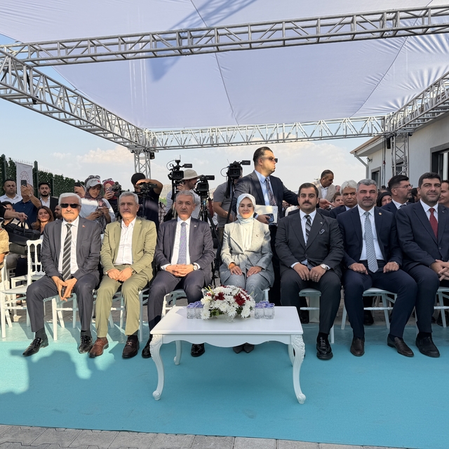 Bakan Göktaş, Mardin'de Hasan Keleşoğlu Çocuk Evleri Sitesi açılış törenine...