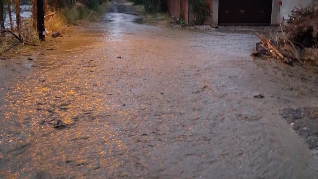 Çorum'da kuvvetli sağanak hayatı olumsuz etkiledi