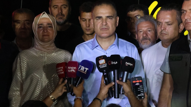 Fethiye'deki orman yangınında 16 huzurevi sakini dumandan etkilendi
Vali Akbıyık: "Mahallelerimiz risk altındaydı"
