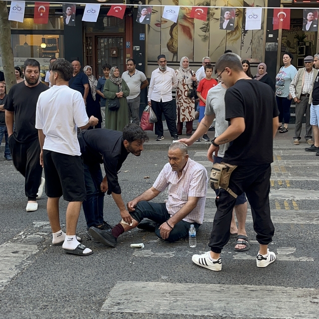 Yaya geçidinde yaşlı adama çarpan motosiklet sürücüsünden şok sözler: "Öğre...