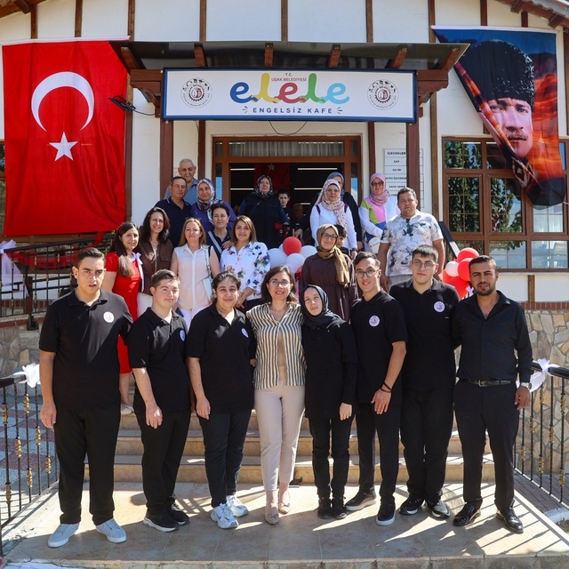Uşak Belediyesi özel bireyleri iş hayatına kazandıran kafeyi hizmete açtı