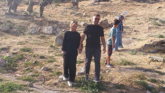 Sivrihisar'daki heykel müzesi turistlerin ilgisini çekiyor