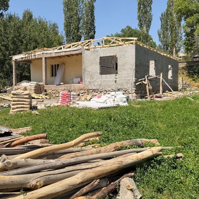 Fen lisesini kazanan ikizlerin ailesinin tek odalı evi, 3+1'e dönüştürülüyo...