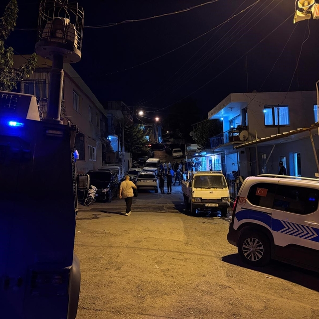 İzmir'de 'güvercin' kavgası: 3'ü çocuk, 13 yaralı