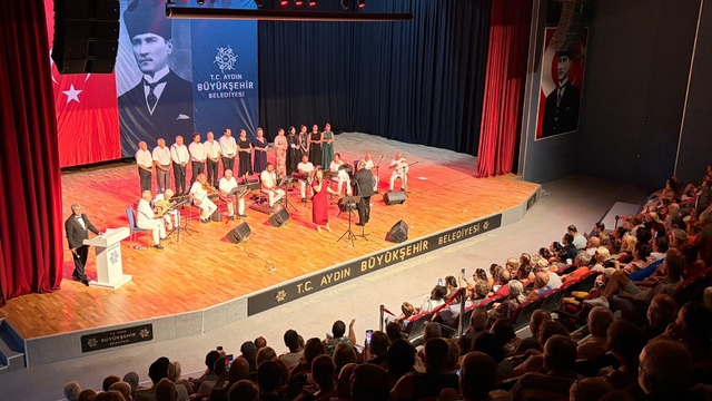 Didim'de "Şarkılar Geçidi" ile nostalji rüzgarı esti