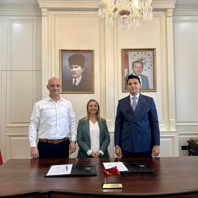 Pazaryeri'nde şehit Semih Orman'ın anısını yaşatacak kütüphane için imzalar...