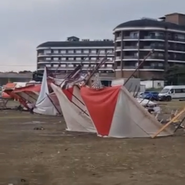 Arsuz'da Gastro Fest alanı fırtınada zarar gördü: Çadırlar uçtu, ekipmanlar...