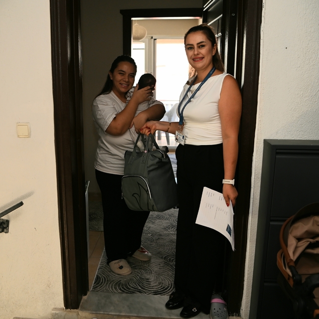 Kuşadası Belediyesi 8 ayda 115 bebeğin sevincine ortak oldu