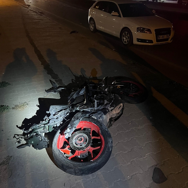 Bursa'da feci kaza: 20 yaşındaki motosiklet sürücüsü hayatını kaybetti