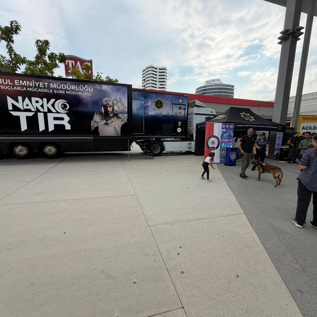 Adana polisi NARKOTIR ile vatandaşları bilgilendirdi