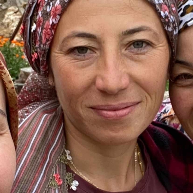 Hayvanları otlatmaya götüren 3 çocuk annesi kayboldu