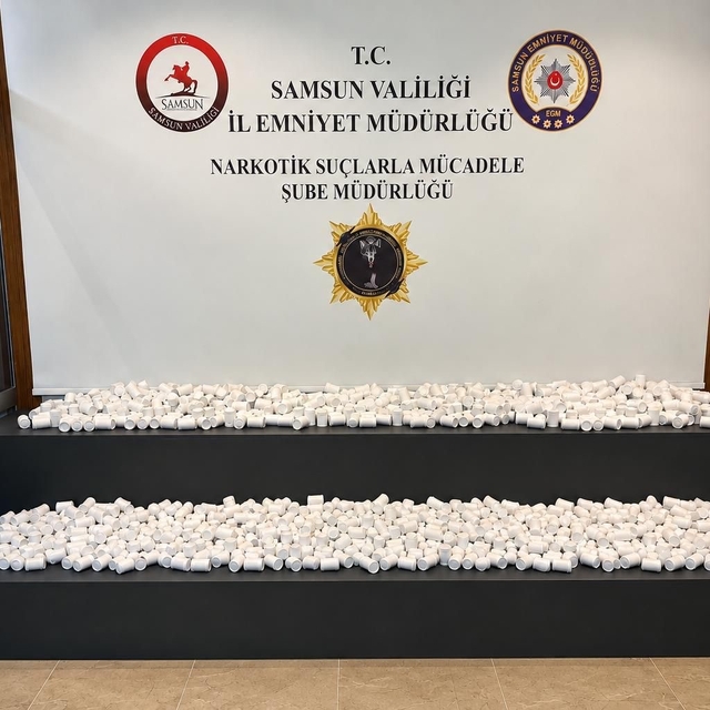 Samsun'da iki ayrı uyuşturucu operasyonu: 77 bin 160 sentetik ecza ele geçi...