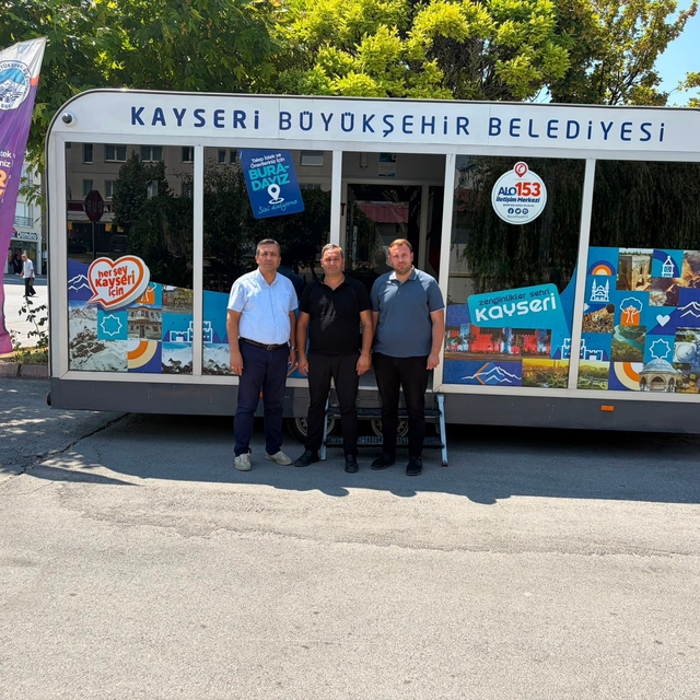 Mobil Beyaz Masa vatandaşın taleplerini dinliyor