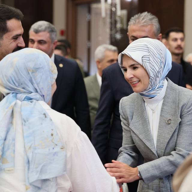 Bakan Göktaş, Mardin'de şehit aileleri ve gazilerle vefa buluşmasında bir a...
