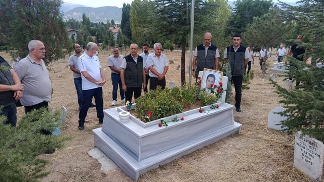 Kütahya'da Şehit Orman İşletme Şefi Murat Yıldırım, vefatının yıl dönümünde dualarla anıldı