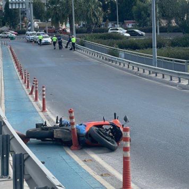 İzmir'de devrilen motosikletin sürücüsü Emine hayatını kaybetti