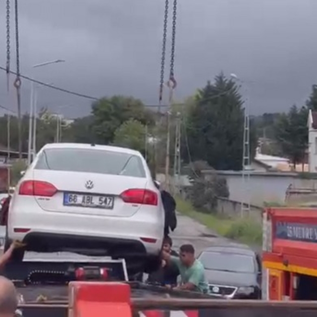 El freni çekilmeyen otomobil, doğal gaz tesisinin bulunduğu alana girdi