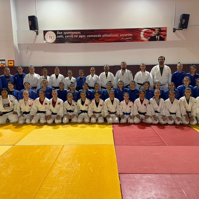 Yıldız Kadın Judo Milli Takımı, Salihli'de güç topluyor