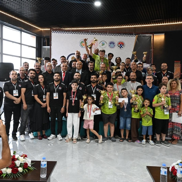 Uluslararası Altın Kayısı Satranç Turnuvası ödül töreniyle sona erdi