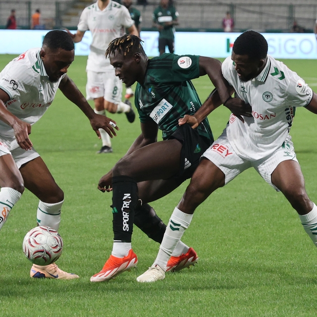 Trendyol Süper Lig: Konyaspor: 1 - Kocaelispor: 0 (İlk yarı)