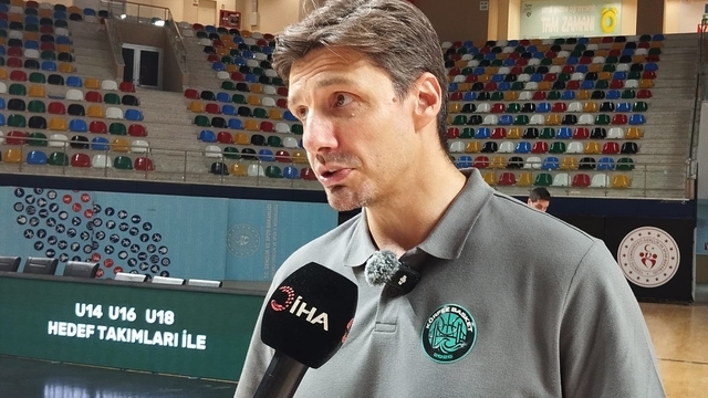 Serhan Kavut: "Fenerbahçe'ye karşı kazanmak çok önemli"
Körfez Basket Başantrenörü Serhan Kavut, "Kazanmayı belirleyen oyuncuların tutumuydu"
"Matt Mitchell'in yanıtı 'Kazanmak istiyorum' oldu"
"Jasikevicius, Avrupa'nın en iyi koçu"