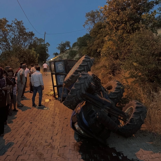 Siirt'te traktör devrildi: 5 yaralı