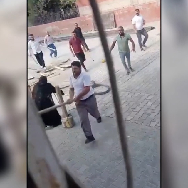 Şanlıurfa'da husumetli ailelerin kavgası kamerada: 6 yaralı