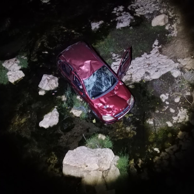 Kastamonu'da otomobil çaya uçtu: 4 yaralı