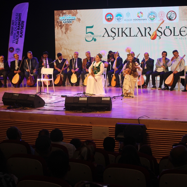 Türkiye ve Türk Dünyası'ndan aşıklar aynı sahnede buluştu
5. Uluslararası A...