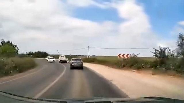 Bursa'da viraja hızlı giren otomobil kazaya sebep oldu: O anlar kamerada