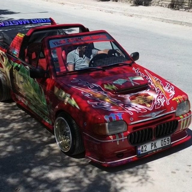 Ustalığını hayaline yansıttı, aracını Şimşek McQueen'e çevirdi
