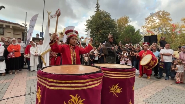 Bursa'da fetih ve 30 Ağustos Zafer Bayramı coşkusu
Bursalılar minik mehterhanlara hayran kaldı