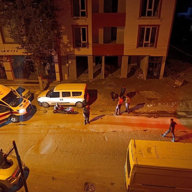 Cadde ortasında saldırıya uğrayan genç yaralandı