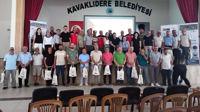 Kavaklıdere'de ceviz üreticilerine verim ve kalite eğitim