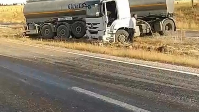 Siirt'te tır yoldan çıktı