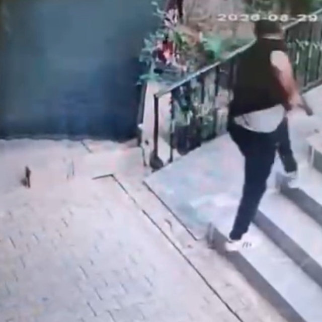 Şanlıurfa'da çocuk kavgası sonrası dehşet: Kapıdan çıkar çıkmaz silahını çe...