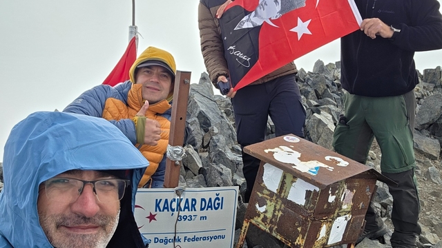 Rize'de Kaçkar Dağı'na 'Zafer' tırmanışı