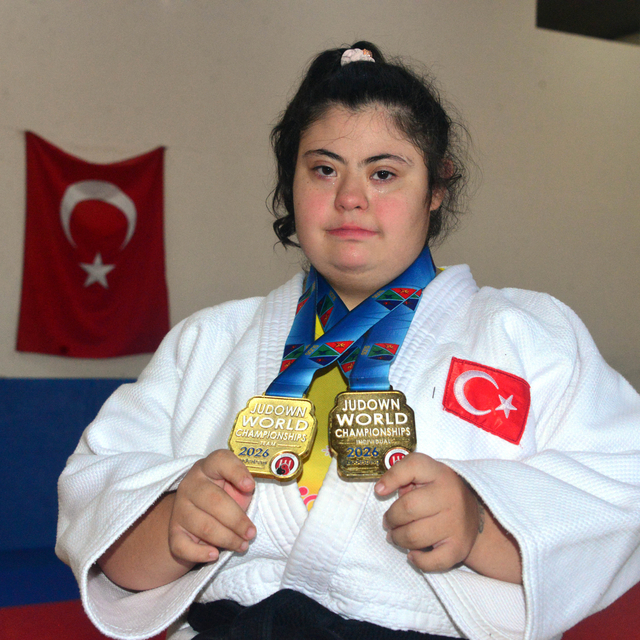 Down sendromlu Zeynep Sude, kendini korumak için başladığı judoda dünya şam...
