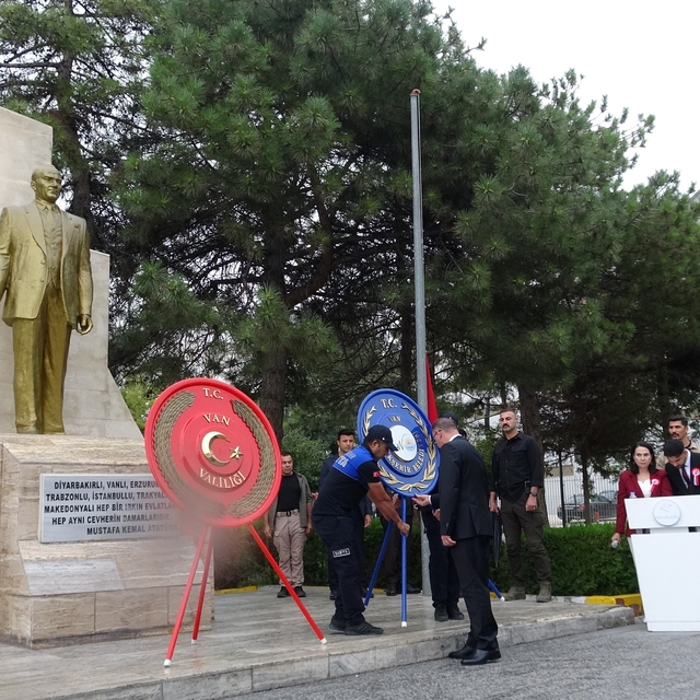 Van'da 30 Ağustos Zafer Bayramı kutlandı
