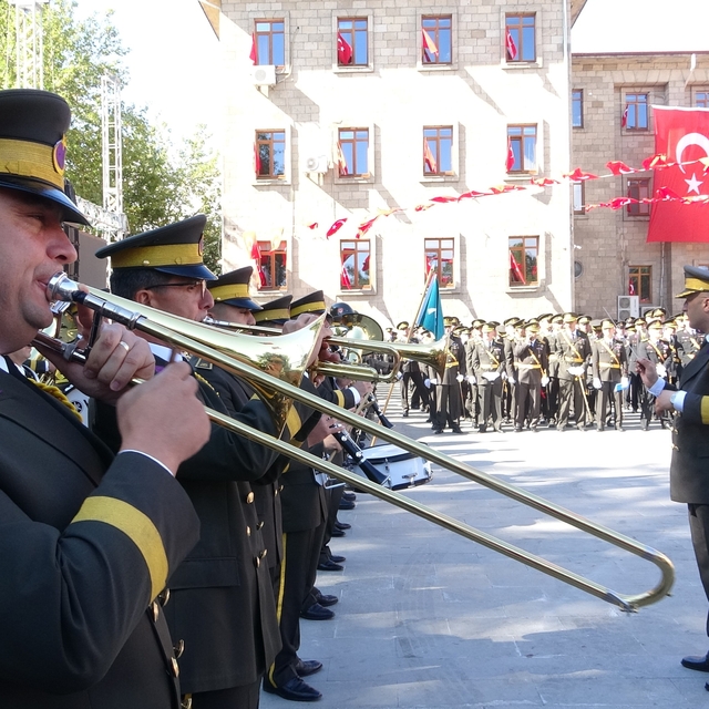 Isparta'da Zafer Bayramı coşkuyla kutlandı