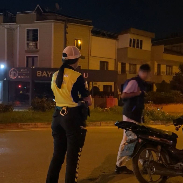 Ehliyetsiz motosikletli 92 bin TL'lik cezayı duyunca 'Kolay gelsin' deyip,...