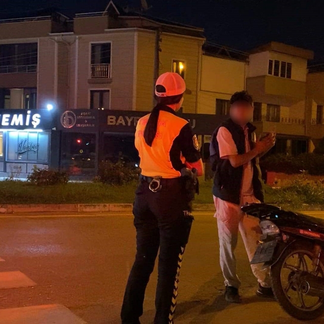 Gece motosikletle tur atmak 90 bin liraya mal oldu
'O zaman biz yolumuza ba...