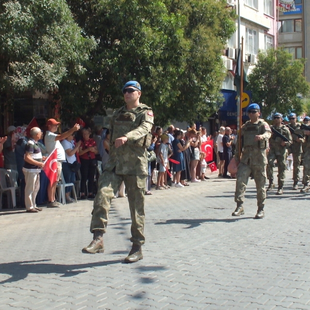 Burhaniye'de 30 Ağustos coşkusu yaşandı