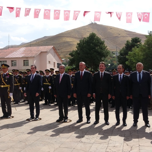 Bitlis'te 30 Ağustos Zafer Bayramı kutlandı