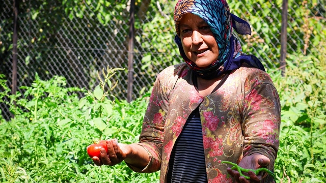 Başkan Tugay sözünü tuttu: Beydağlı çiftçinin 30 yıllık su hasreti sona erdi