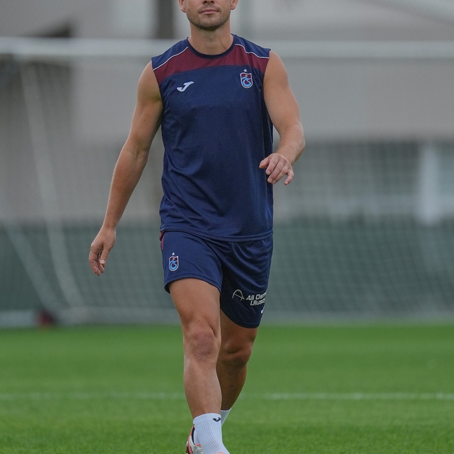 Ruslan Malinovskyi'nin sol dizinde yumuşak doku ve kemik ödemi saptandı
