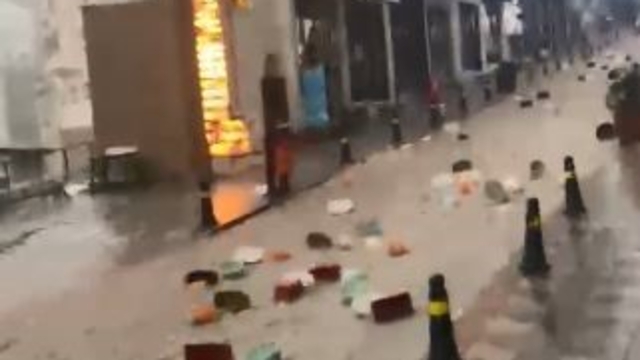 Artvin'de sağanak heyelan ve sele neden oldu